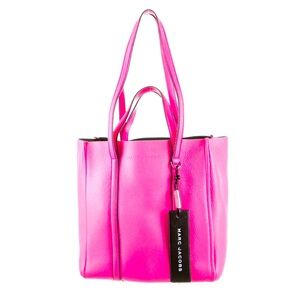 Barbie pink Marc Jacob’s bag!
